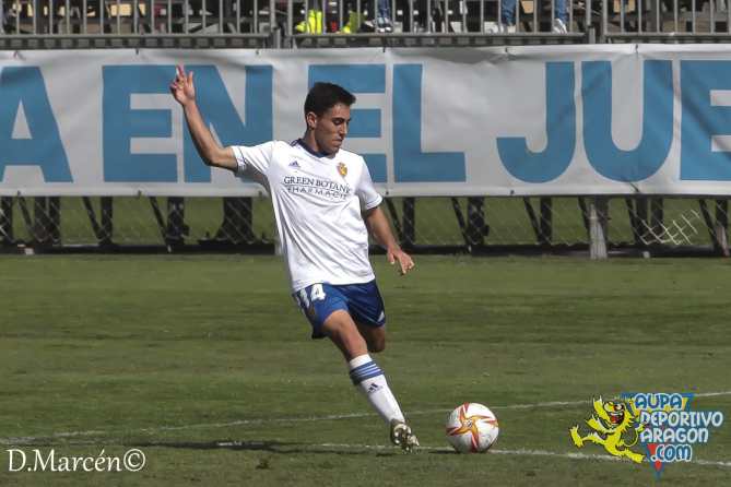 Álex Vela con la camiseta del Real Zaragoza.