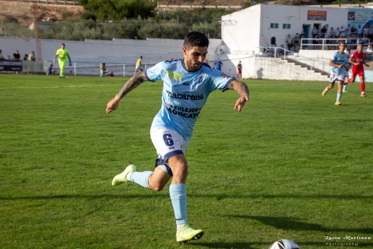Borja Peña en un partido de Liga en el Piedrabuena