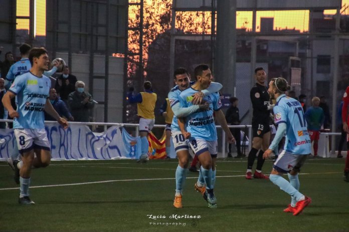 Jorge Pérez celebra su tanto contra el Terrassa FC