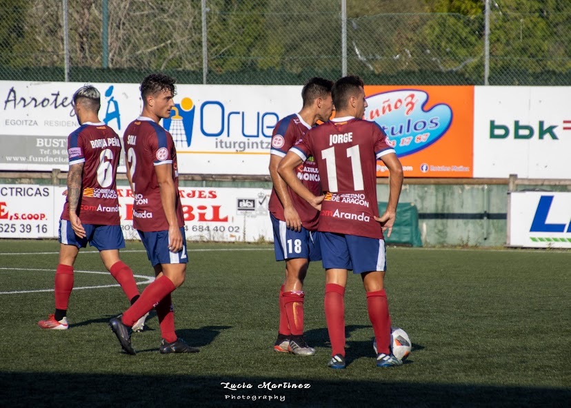 Imagen del partido entre Gernika y CD Brea