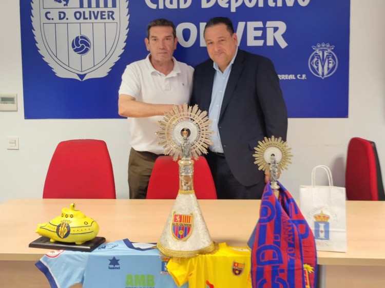 Acto de renovación del convenio de filialidad entre el CD Brea y el CD Oliver.