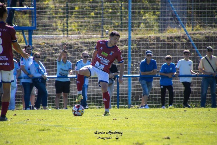 Javi Comeras, durante un partido con el CD Brea