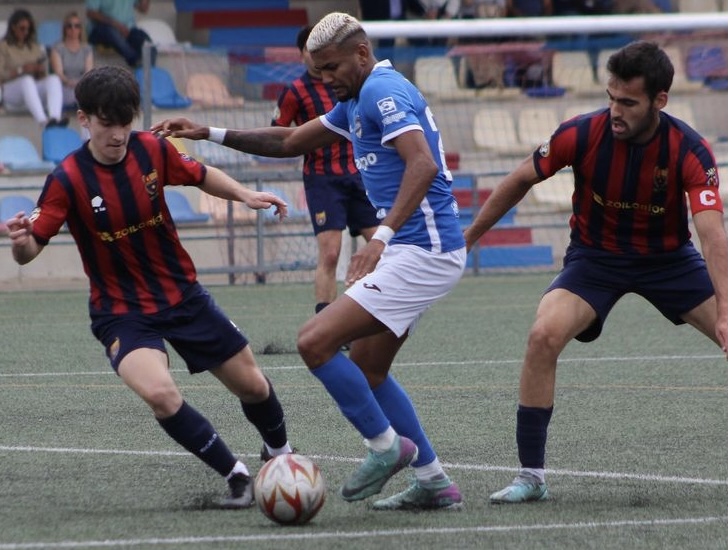 Marlinho, durante un partido con el Utebo FC