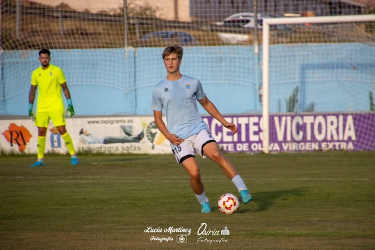 Reinis, durante un partido con el CD Brea